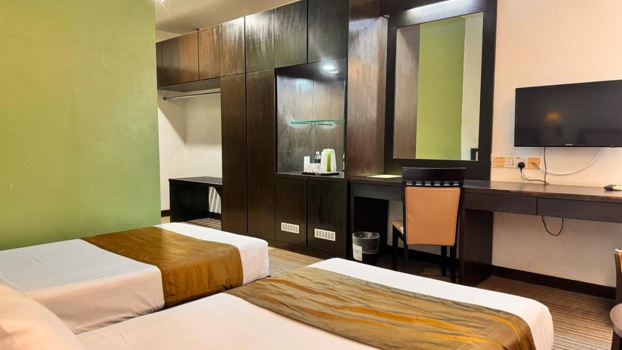 Hotel Seri Malaysia Kepala Batas Εξωτερικό φωτογραφία